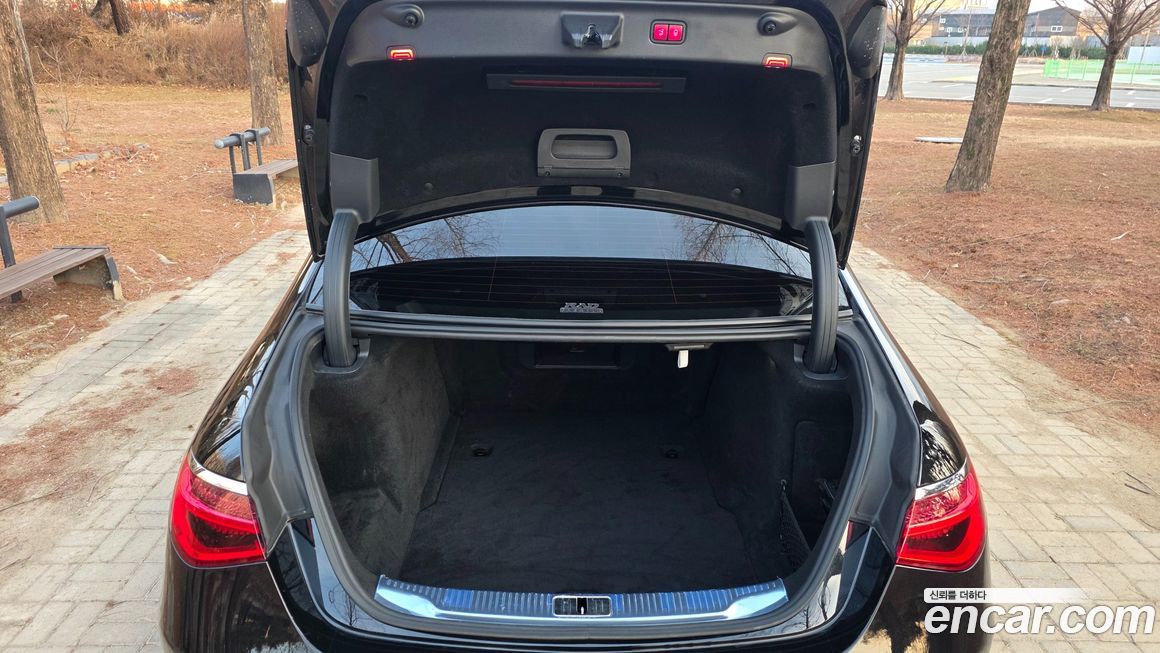 Mercedes-Benz S-Class 2021