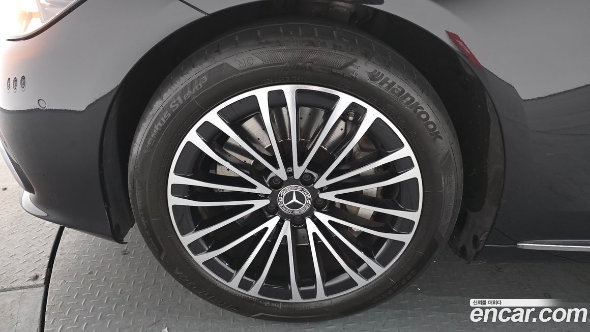 Mercedes-Benz S-Class 2022