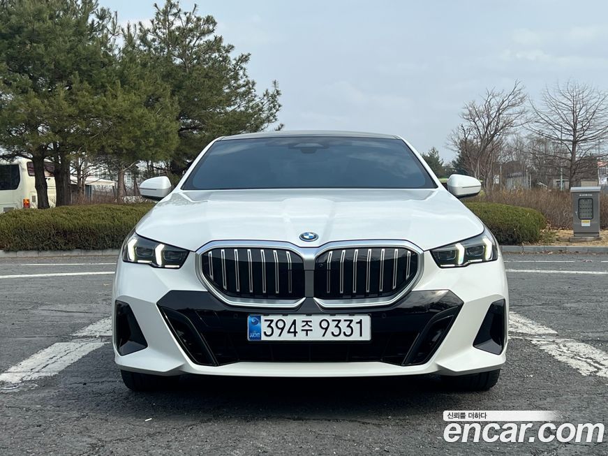 BMW 5-Series 2025