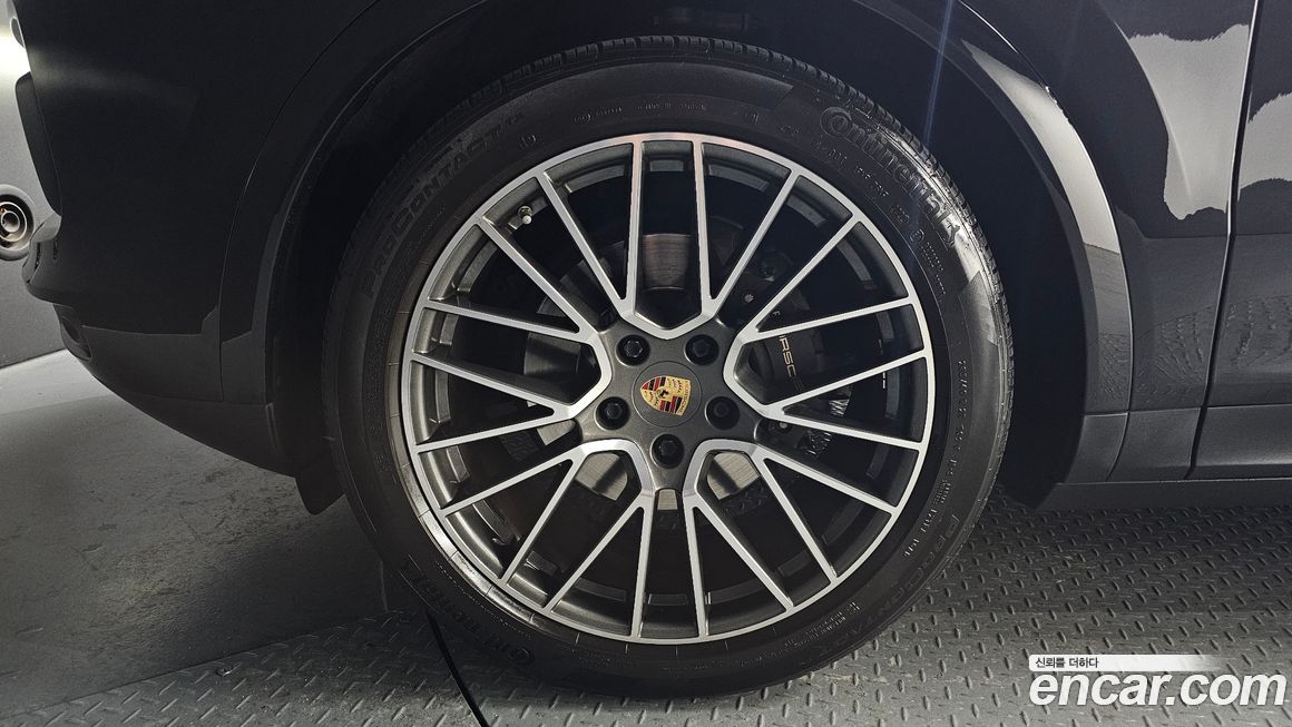 Porsche Cayenne 2021