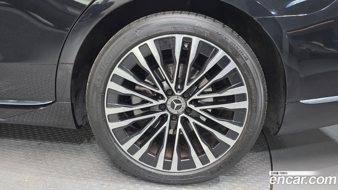 Mercedes-Benz S-Class 2022