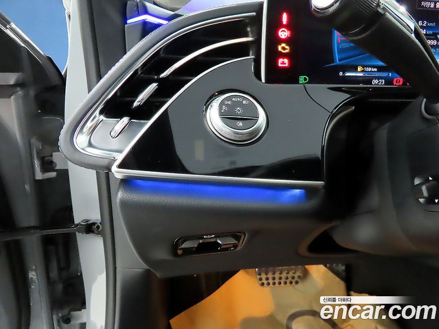 Mercedes-Benz E-Class 2025