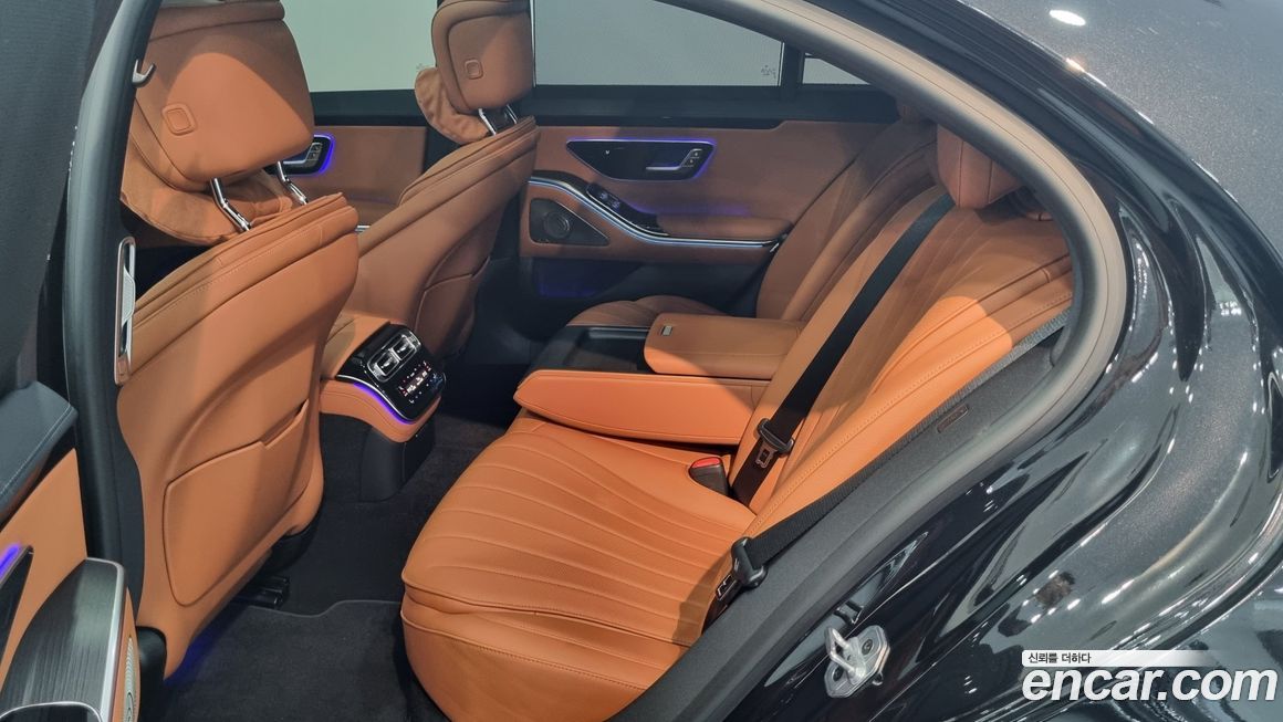 Mercedes-Benz S-Class 2025