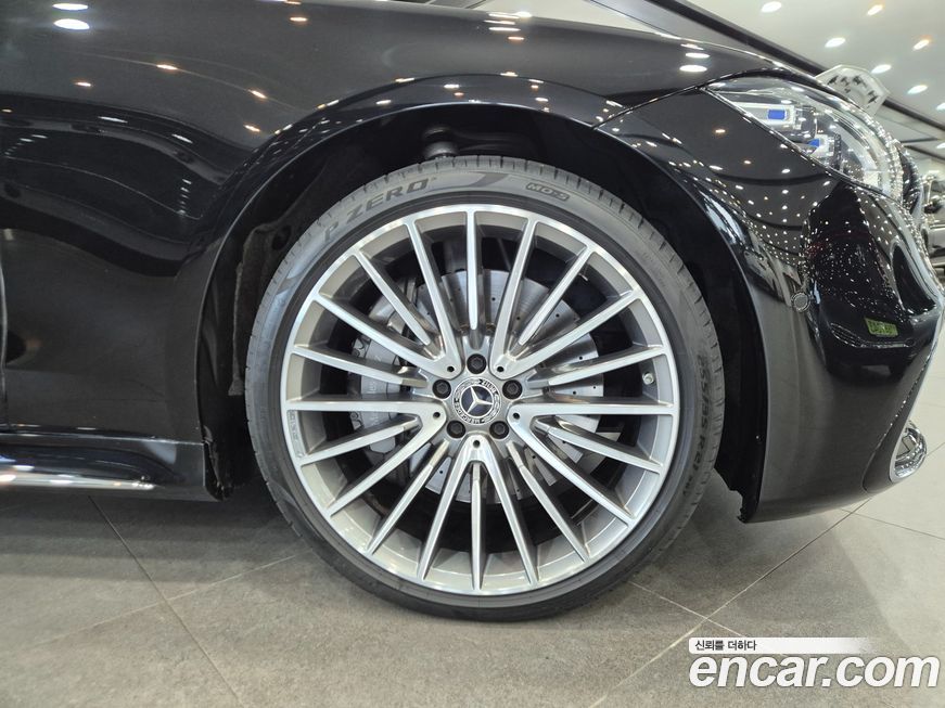 Mercedes-Benz S-Class 2024