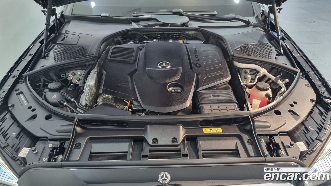 Mercedes-Benz S-Class 2025