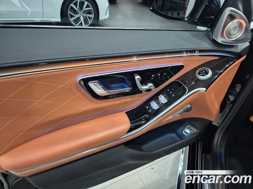 Mercedes-Benz S-Class 2024