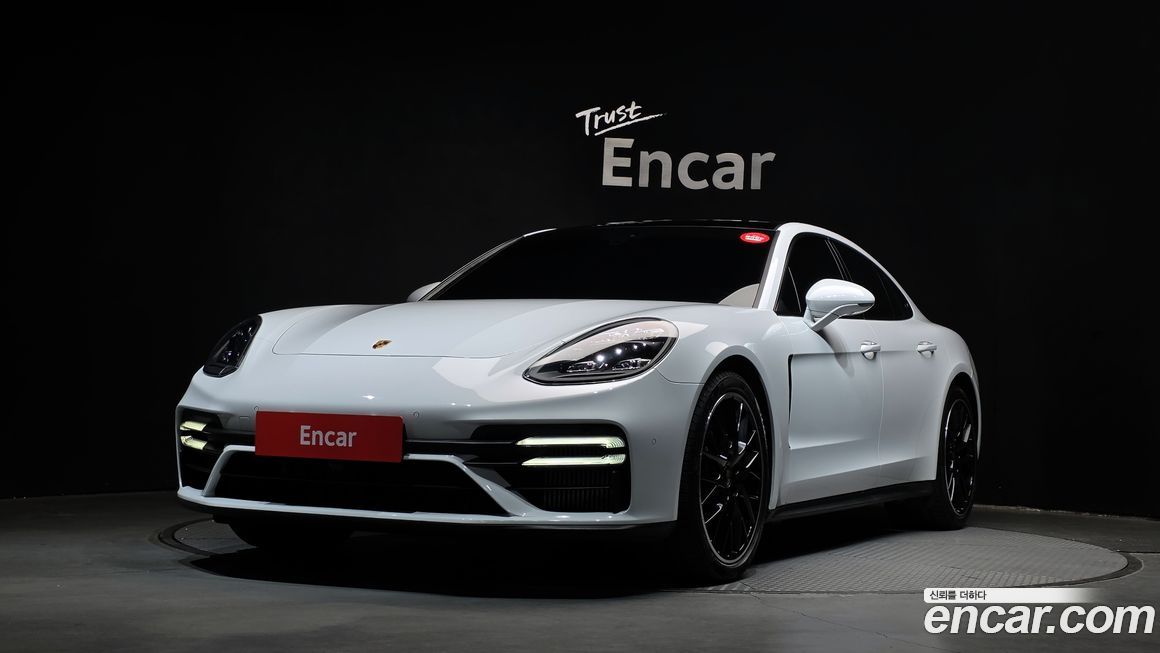 Porsche Panamera 2021