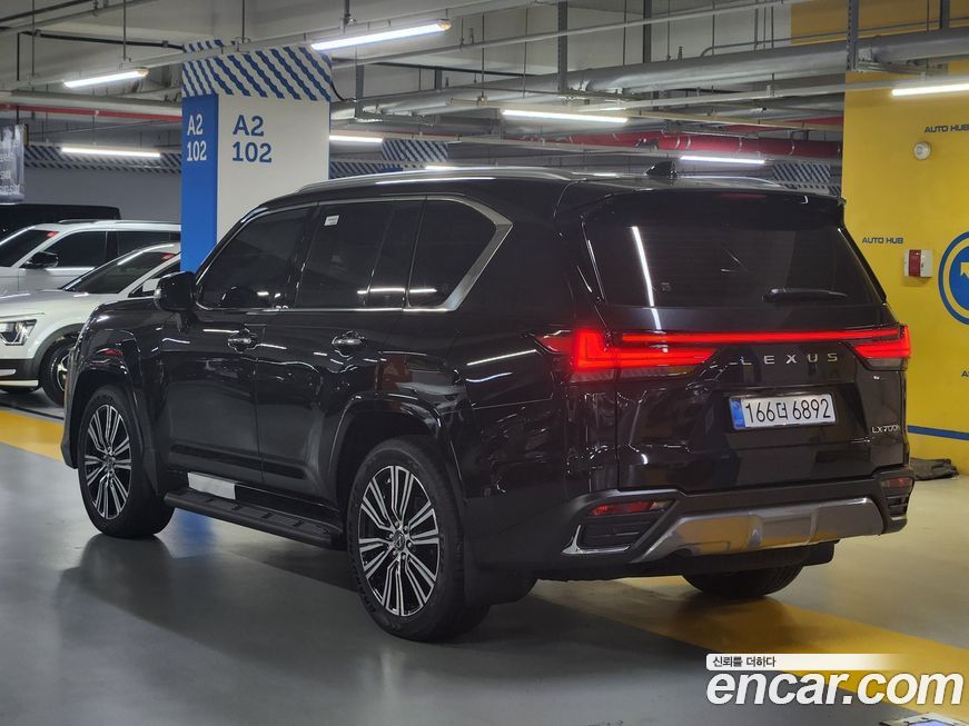 Lexus LX 2025