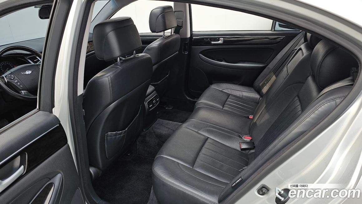 Hyundai Genesis 2014