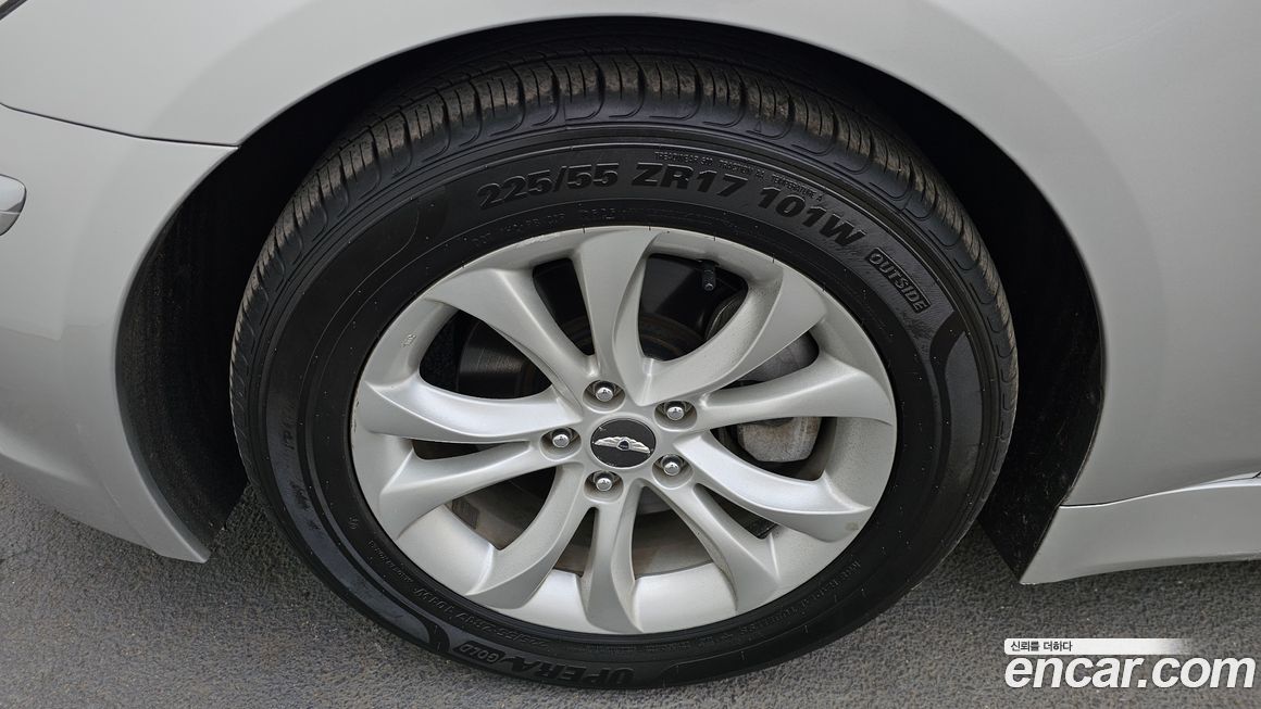 Hyundai Genesis 2014