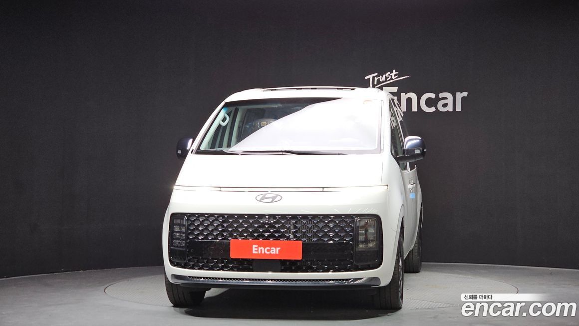 Hyundai Staria 2025