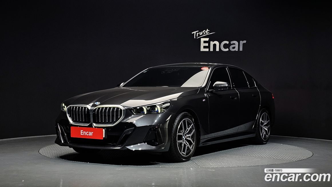 BMW 5-Series 2024