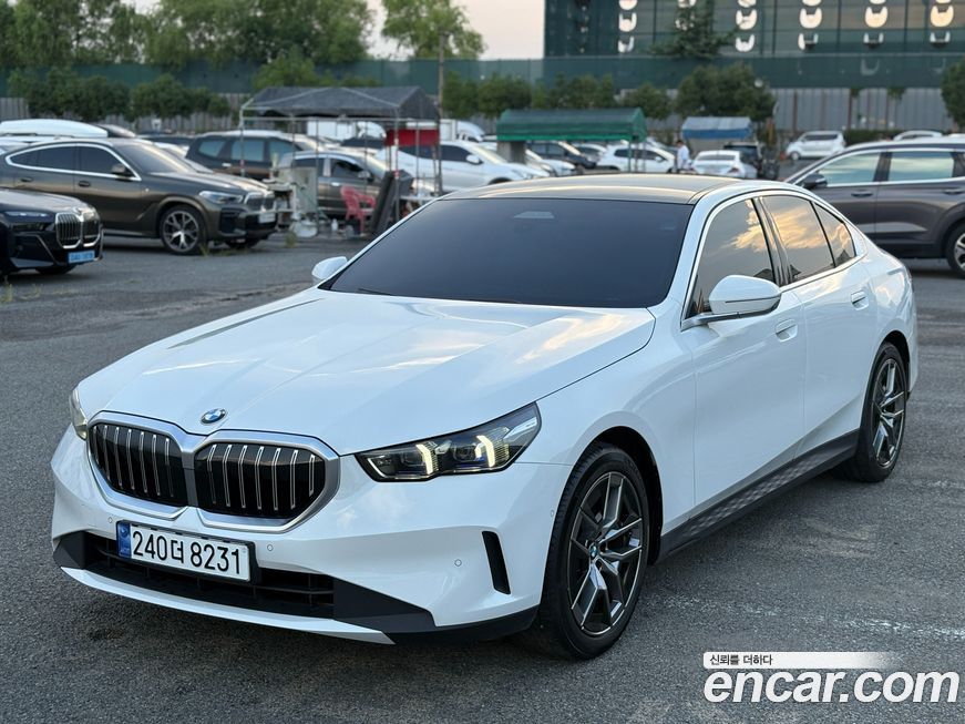 BMW 5-Series 2024