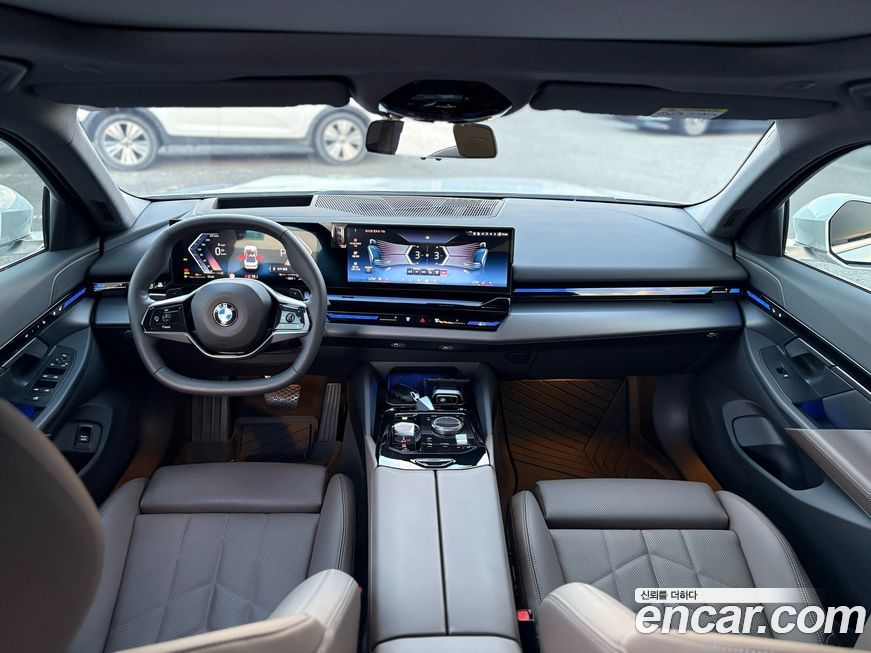 BMW 5-Series 2024