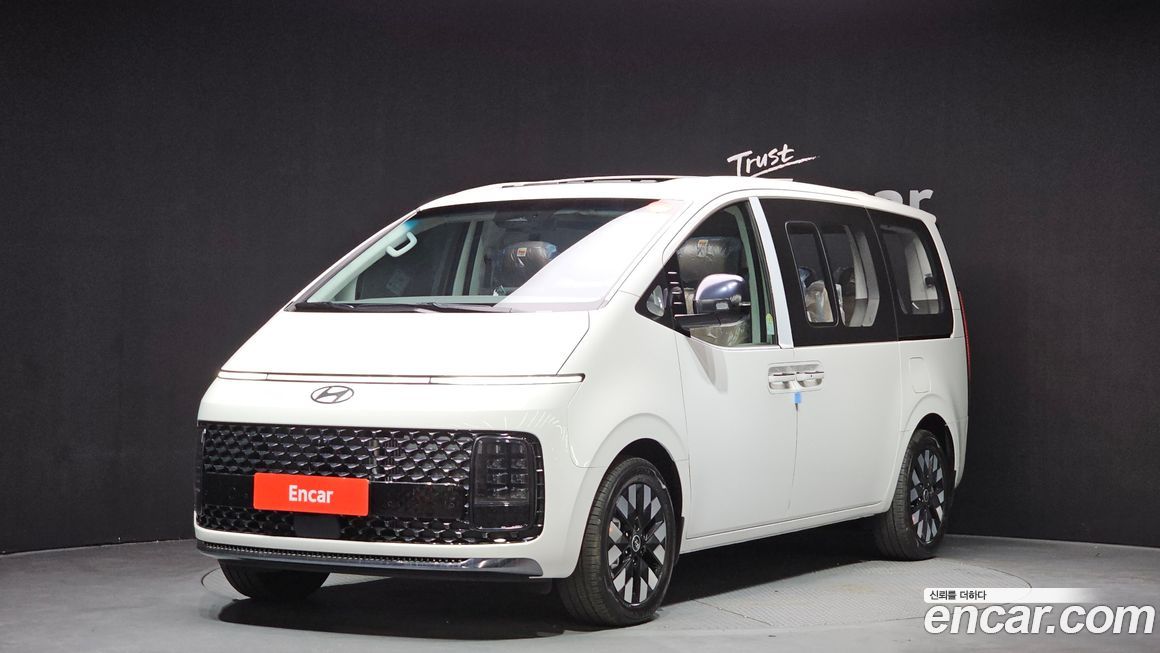 Hyundai Staria 2025