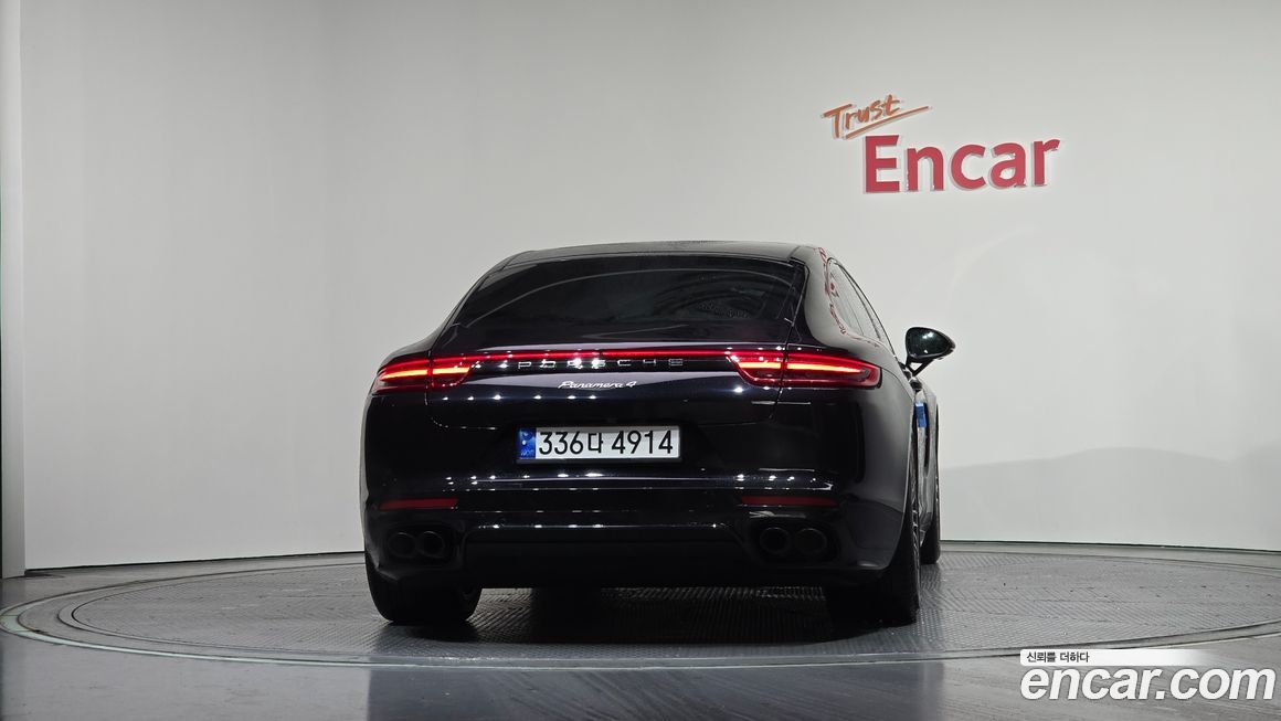 Porsche Panamera 2018