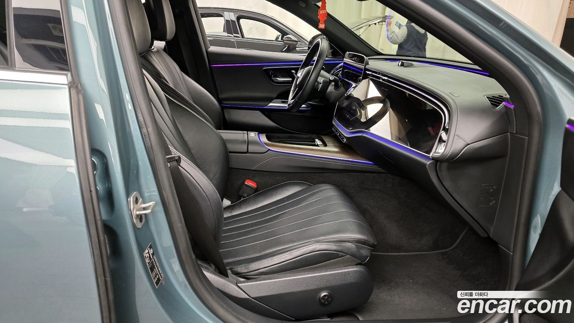 Mercedes-Benz E-Class 2024