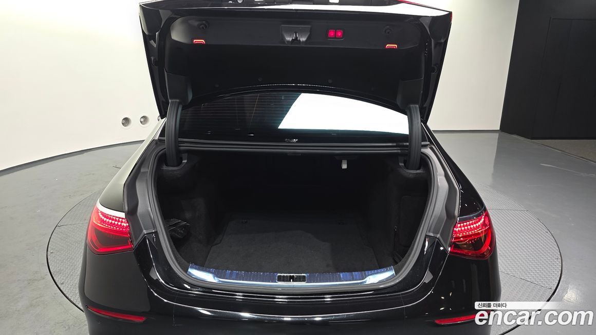 Mercedes-Benz S-Class 2022