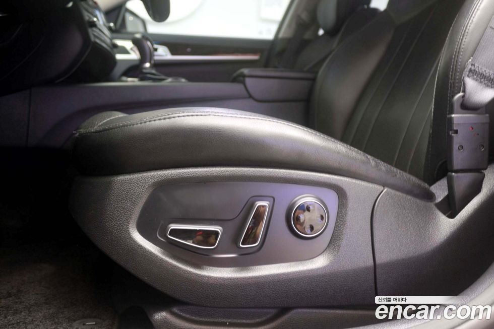 Hyundai Genesis 2015