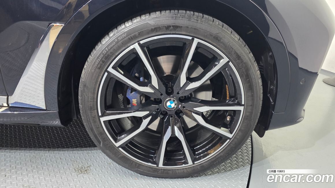 BMW X7 2021