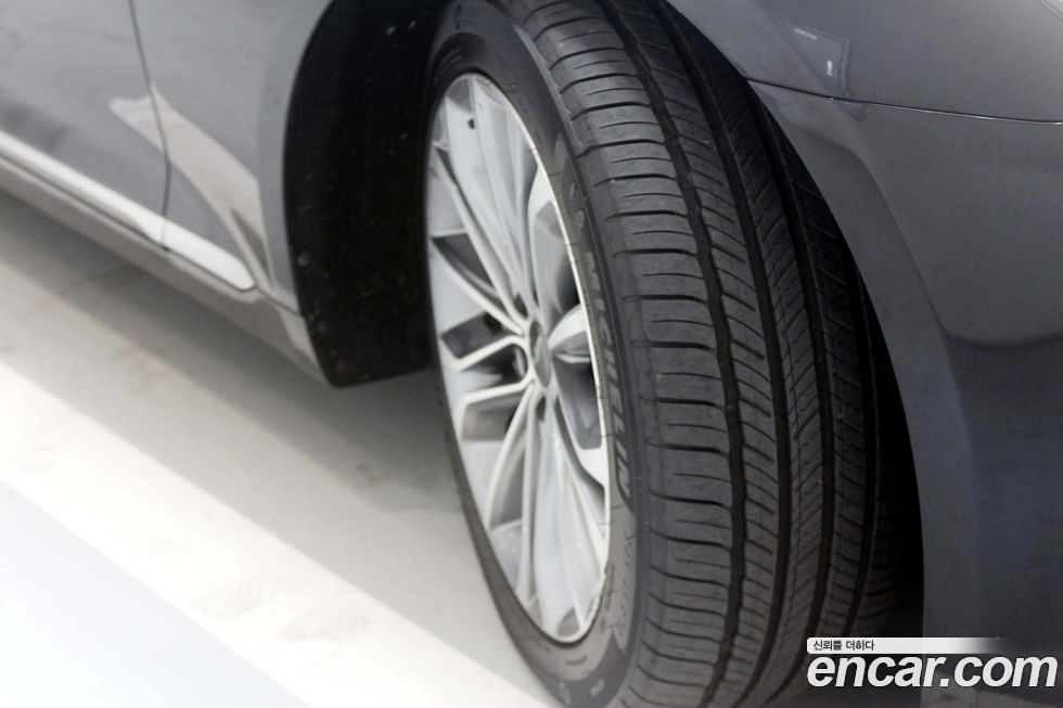 Hyundai Genesis 2015