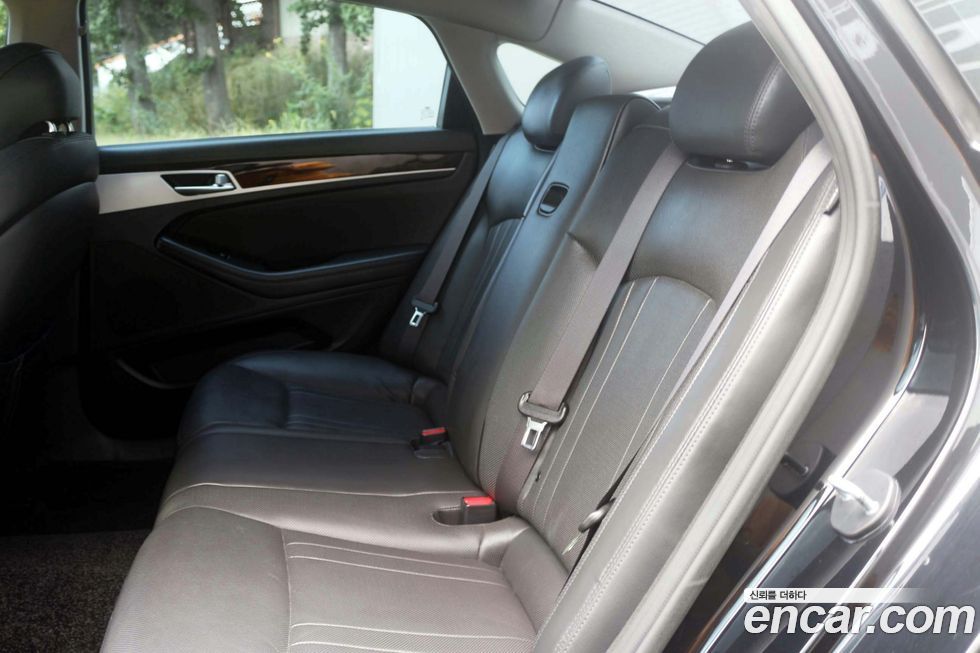 Hyundai Genesis 2015