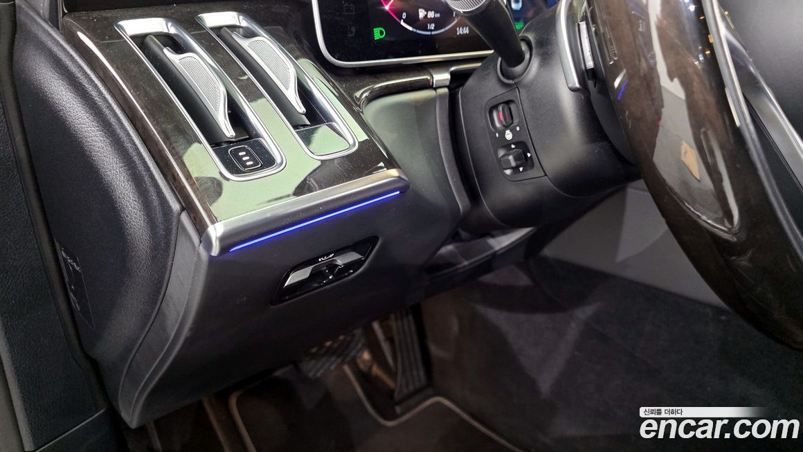 Mercedes-Benz S-Class 2021