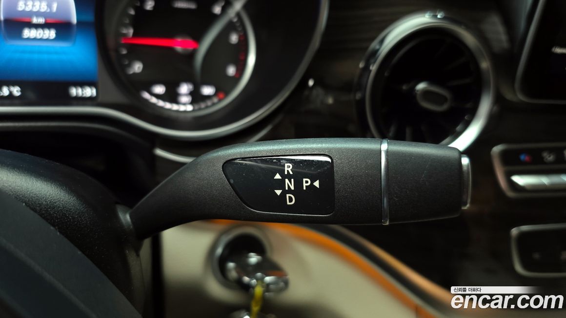 Mercedes-Benz V-Class 2023