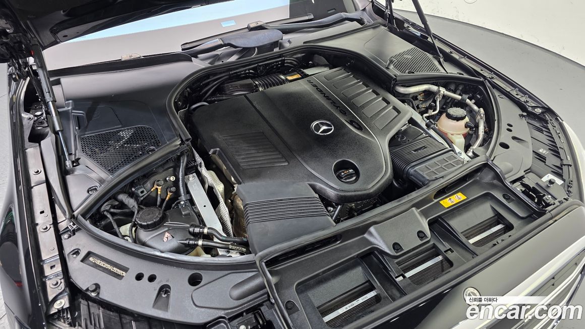 Mercedes-Benz S-Class 2021