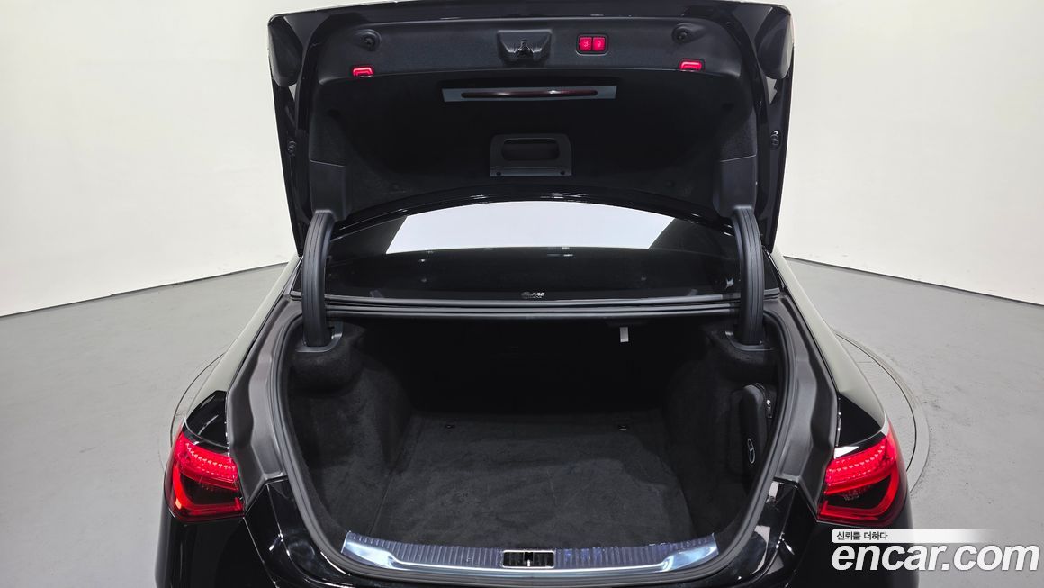 Mercedes-Benz S-Class 2021