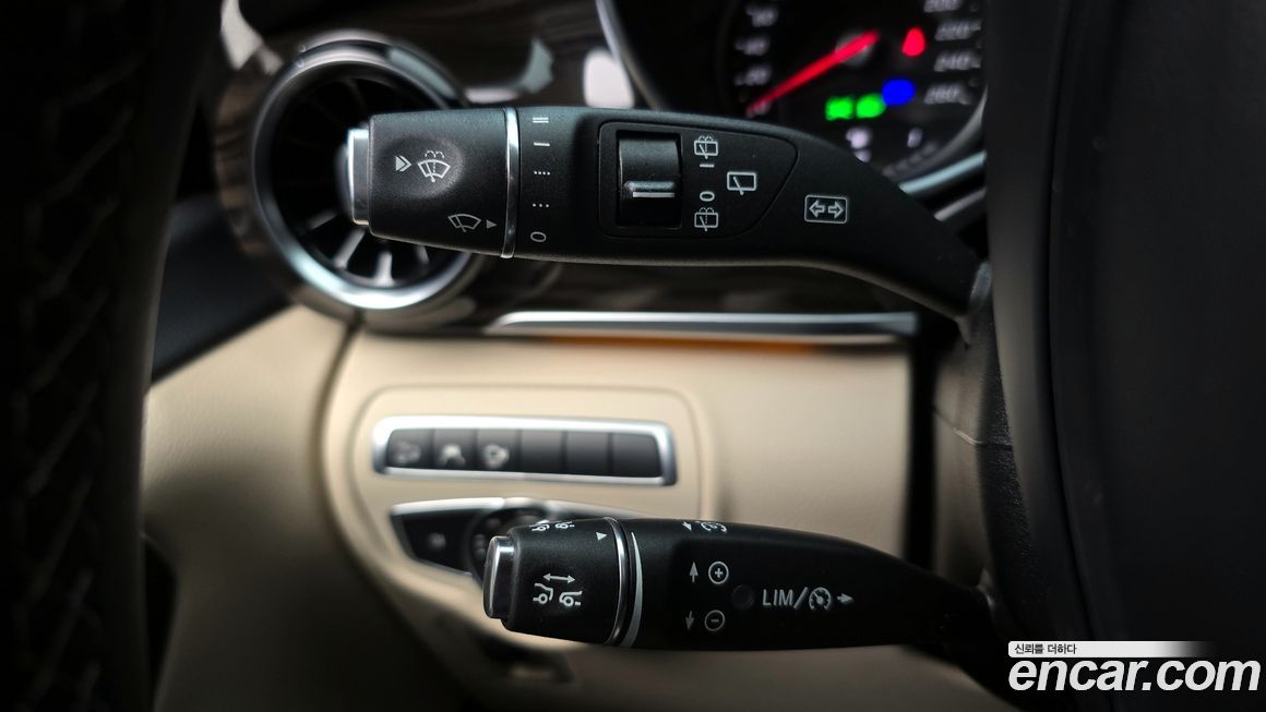 Mercedes-Benz V-Class 2023