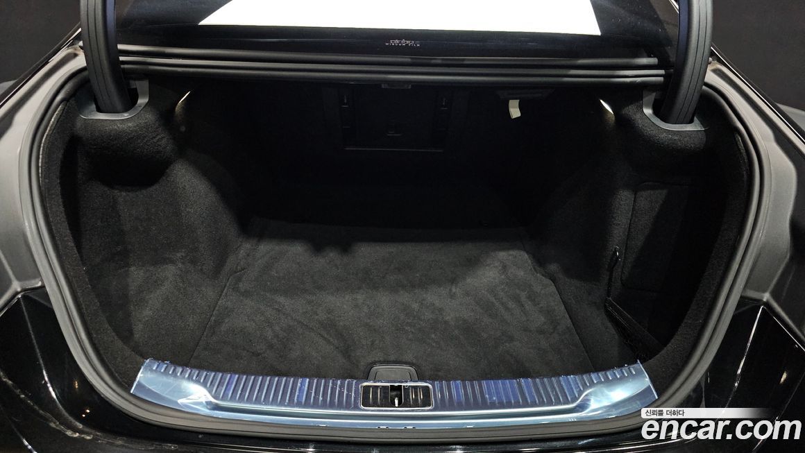 Mercedes-Benz S-Class 2022