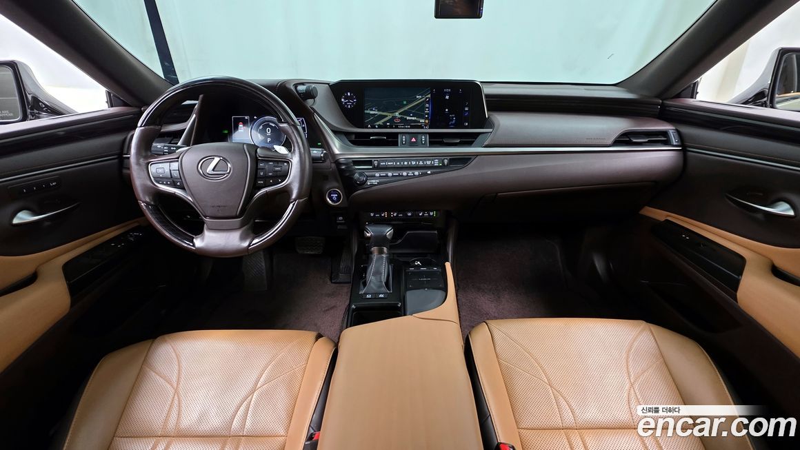 Lexus ES 2019