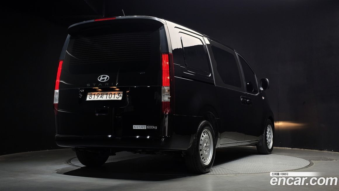 Hyundai Staria 2025