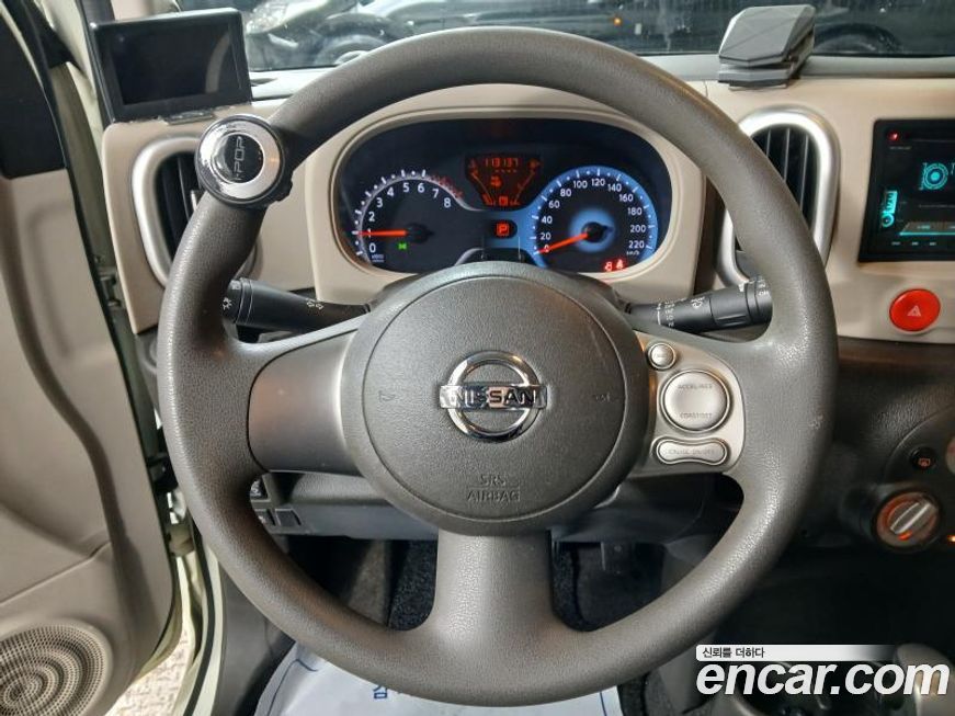 Nissan Cube 2011
