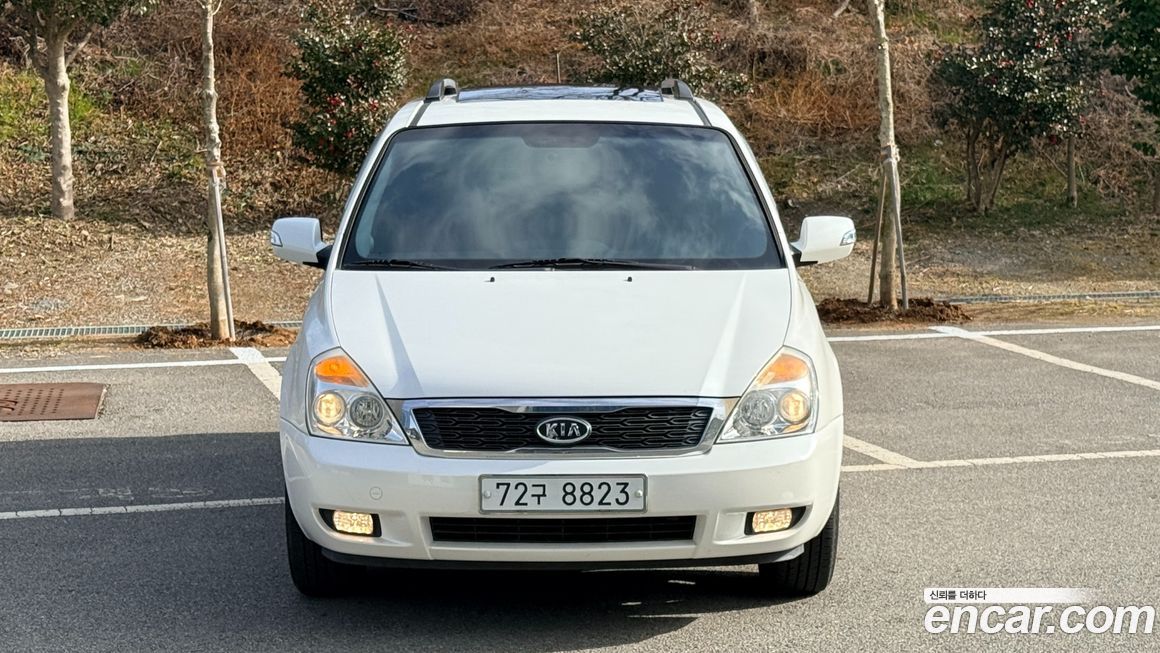 Kia Canival 2012