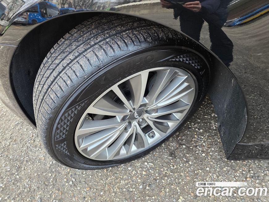 Hyundai Genesis 2013