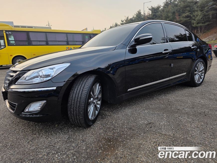 Hyundai Genesis 2013