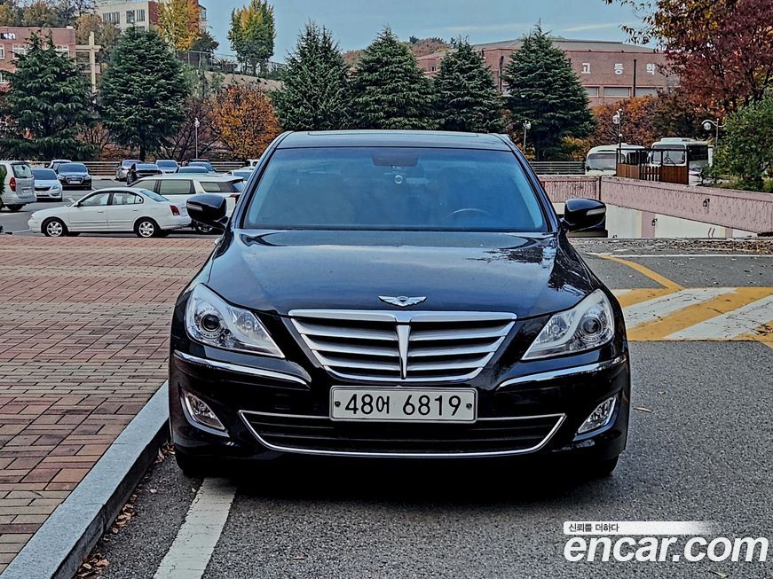 Hyundai Genesis 2013