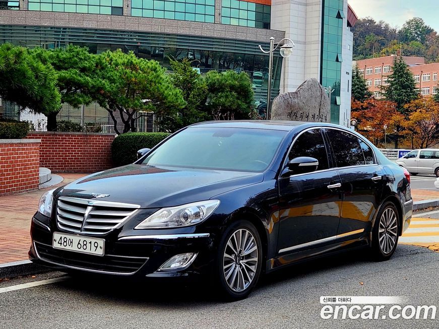 Hyundai Genesis 2013