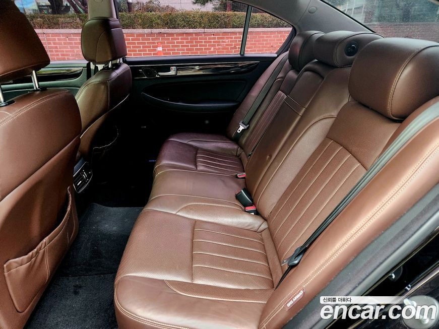 Hyundai Genesis 2013