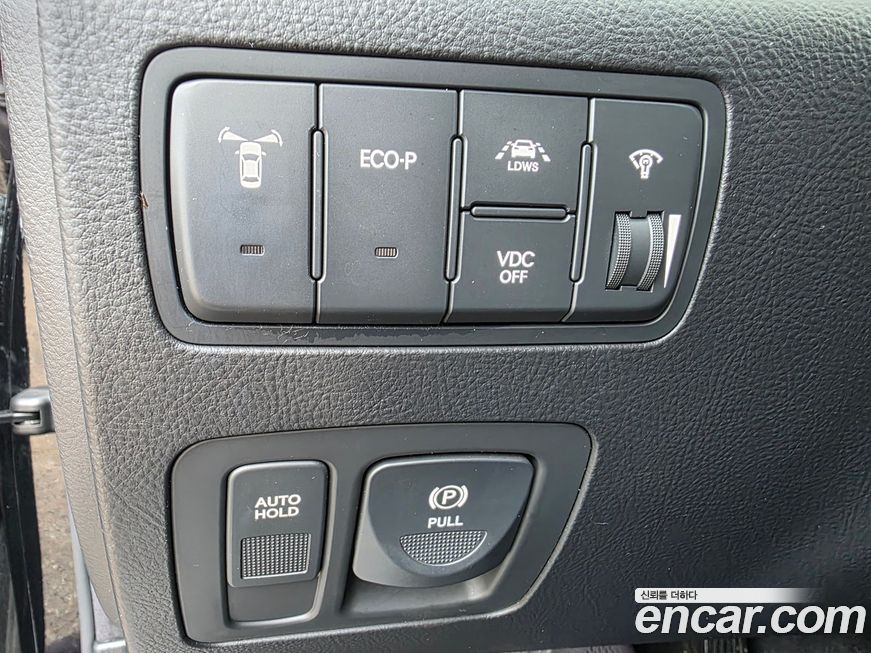 Hyundai Genesis 2013