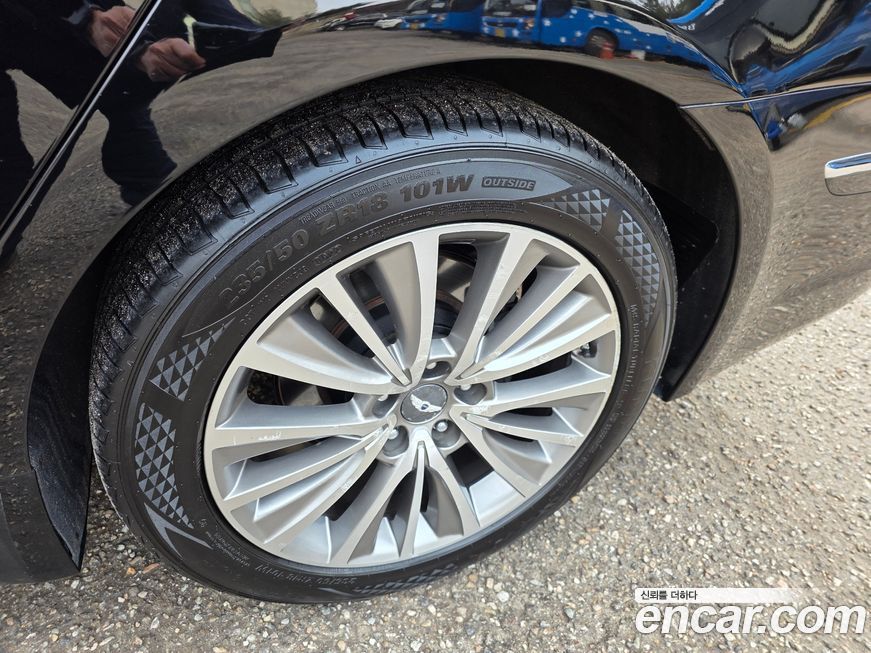 Hyundai Genesis 2013