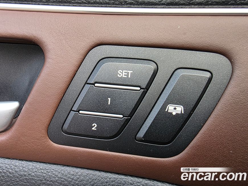 Hyundai Genesis 2013