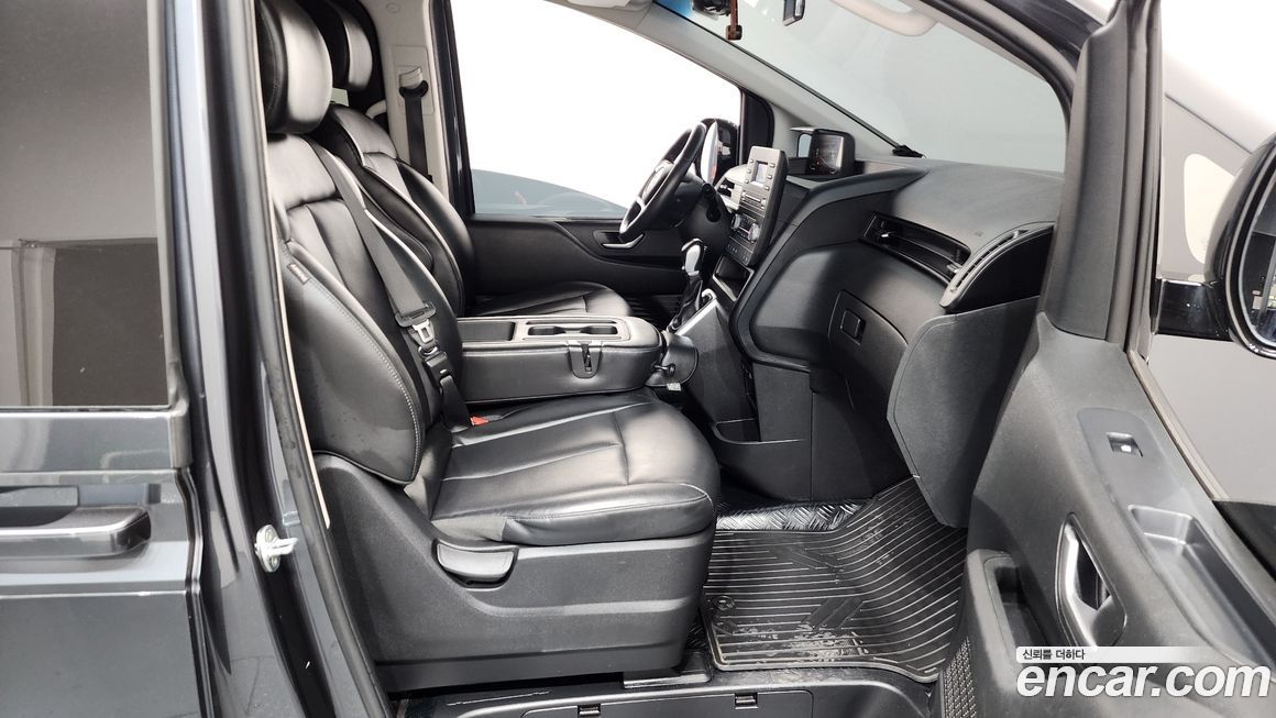 Hyundai Staria 2022