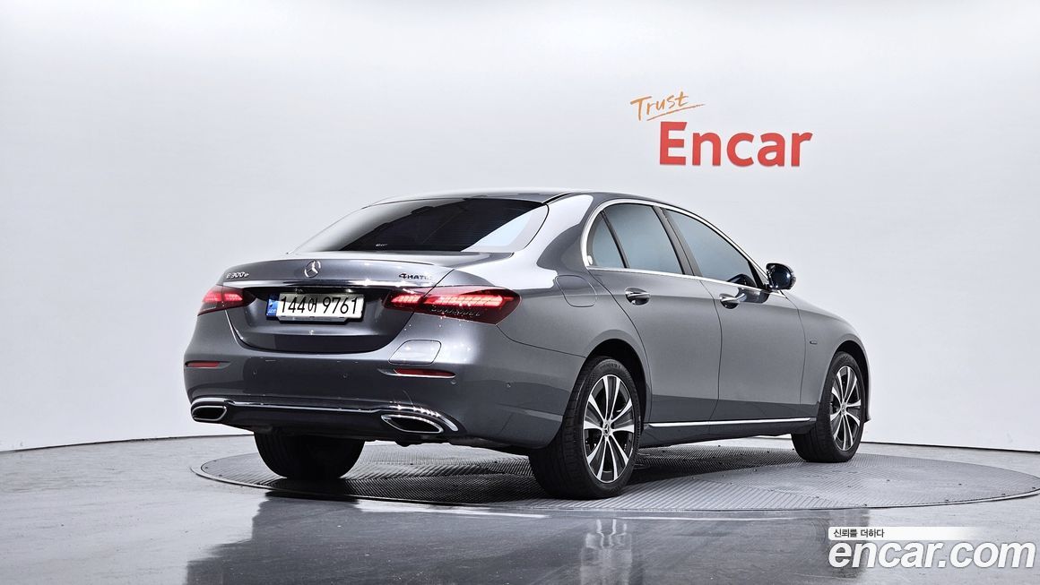 Mercedes-Benz E-Class 2021