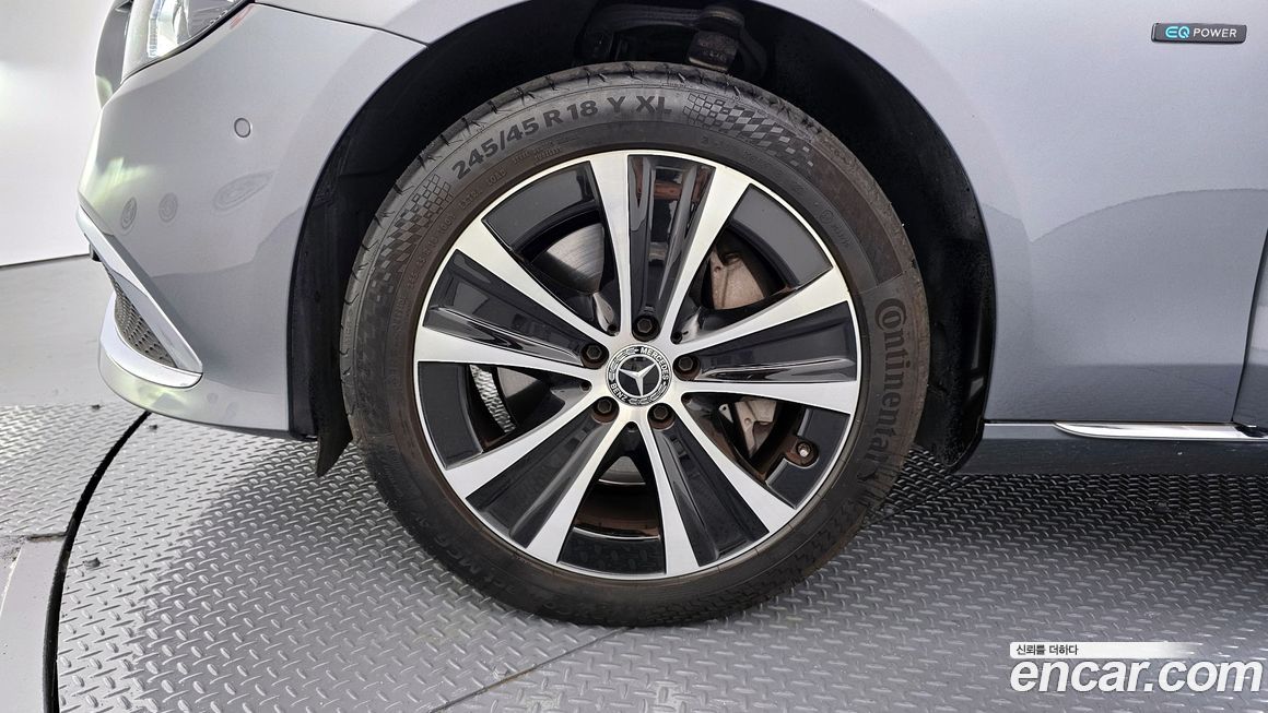 Mercedes-Benz E-Class 2021