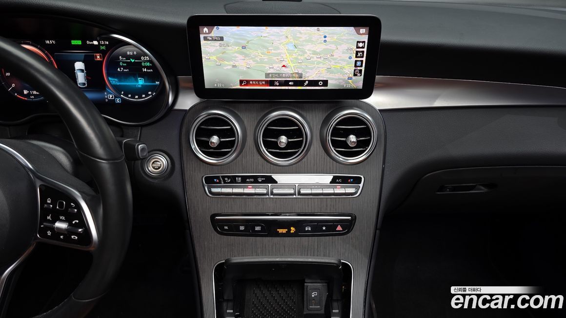 Mercedes-Benz GLC-Class 2021