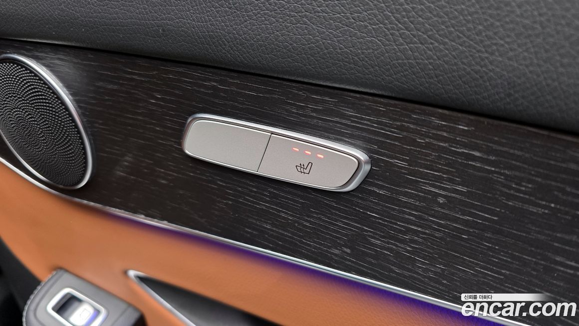 Mercedes-Benz GLC-Class 2021