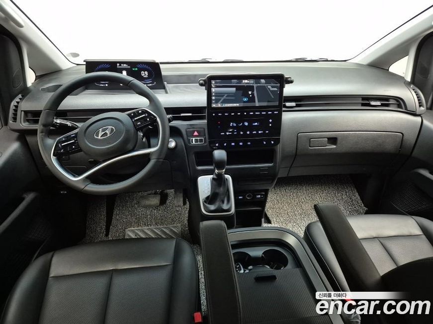 Hyundai Staria 2022